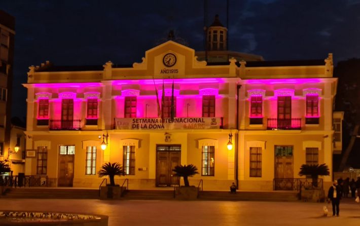 Fachada Ayto morado