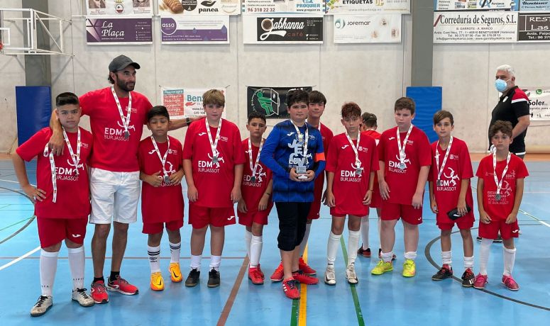 ESCUELAS DEPORTIVAS- Equipo subcampeón junio 2022