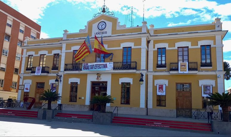 Fachada Ayuntamiento con portadas