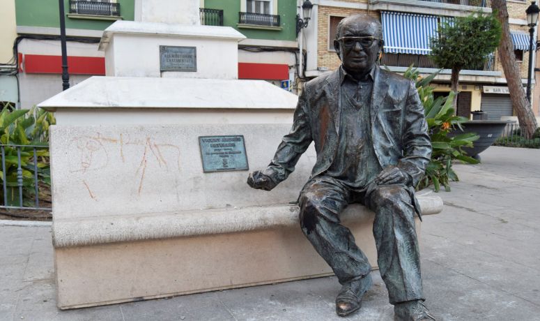 Estátua Vicent Andrés Estellés