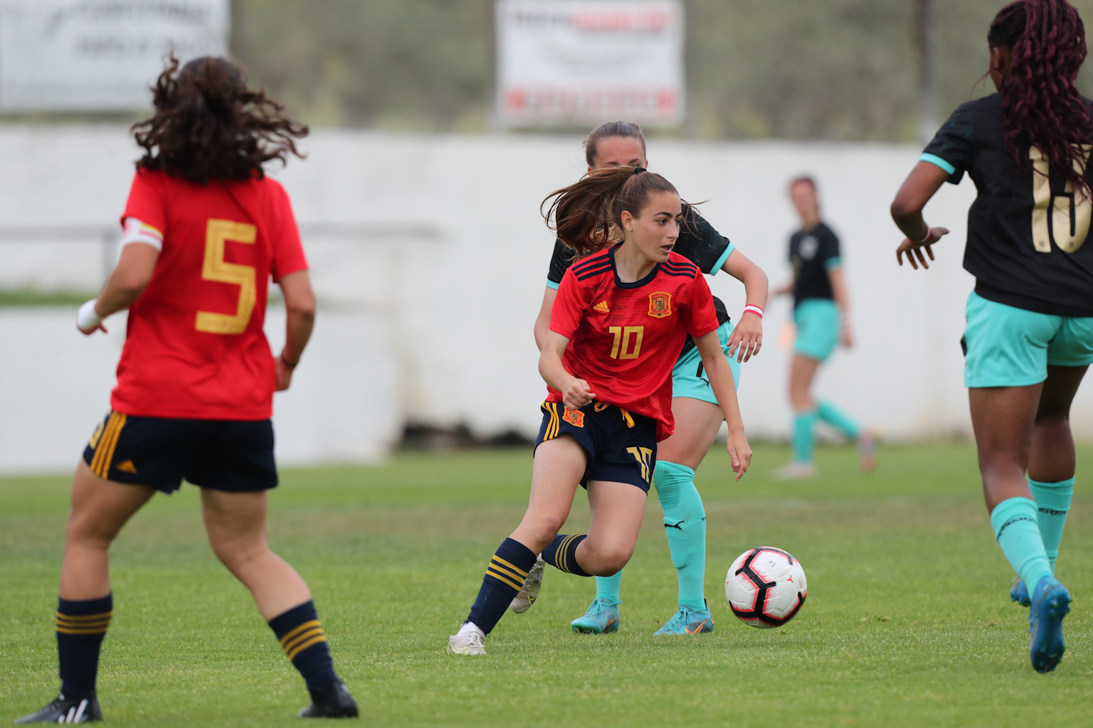 La futbolista burjassotense, Ainhoa Alguacil Amores, Campeona del Mundo sub-17 con la Española de fútbol Ajuntament de Burjassot