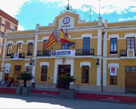 Fachada Ayuntamiento con portadas