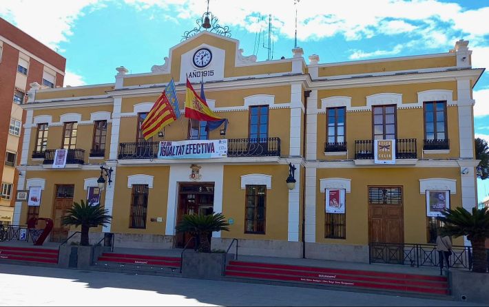 Fachada Ayuntamiento con portadas