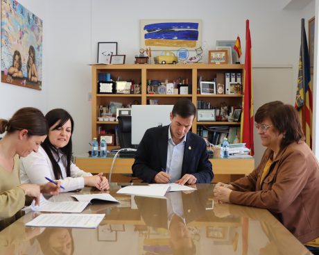 Firma convenio FEM SALUT