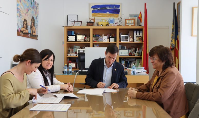 Firma convenio FEM SALUT